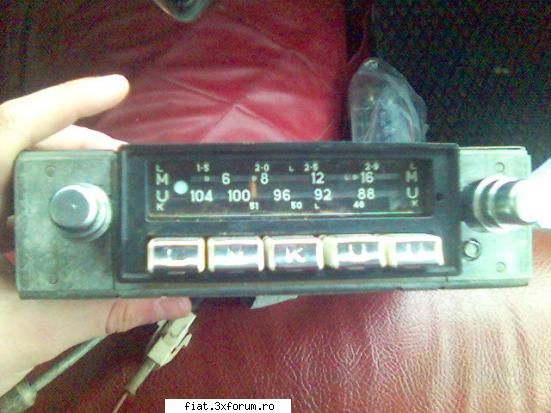 vand radiouri auto vechi radio blaupunkt, aude destul tare, stereo.