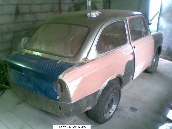 fiat 850 curs vopseaua veche spaclu pare tre racai toata..