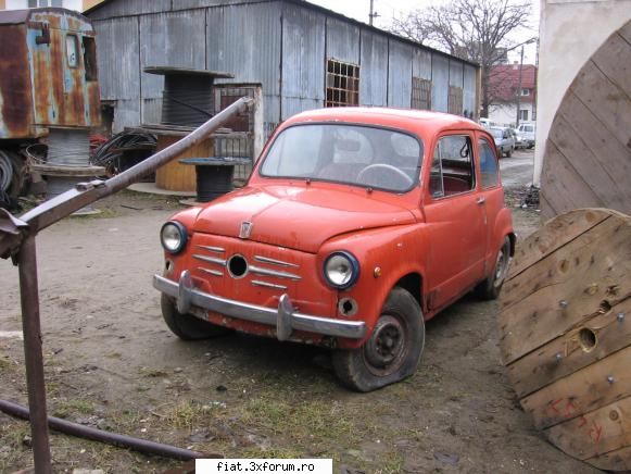 vand fiat 600d fiat 600d, fabricatie 1964 rosu, pentru este completa are toate pisele.