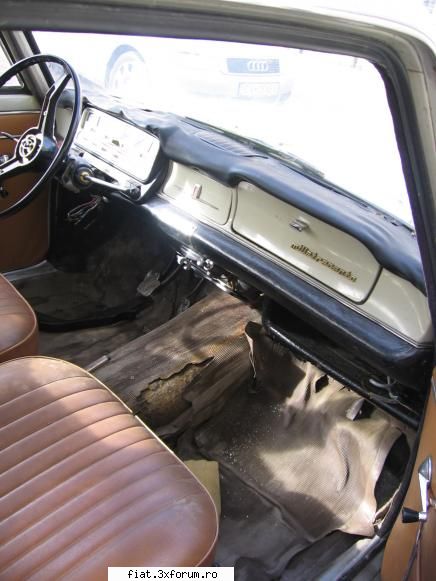 vand fiat 1300 interior