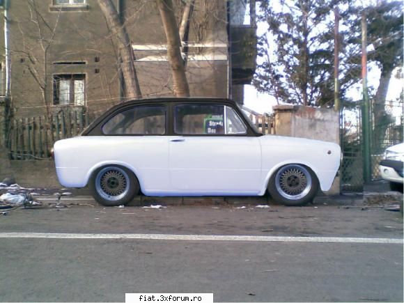 fiat 850 curs cam asta fii ultima varianta.. alb perlat albastru negru mat!am cautat alte perle..