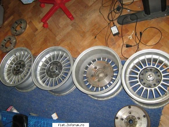 un motor de mobra refacut skf, garnituri, arcurile de la selector, segmenti, cilindru verificat si