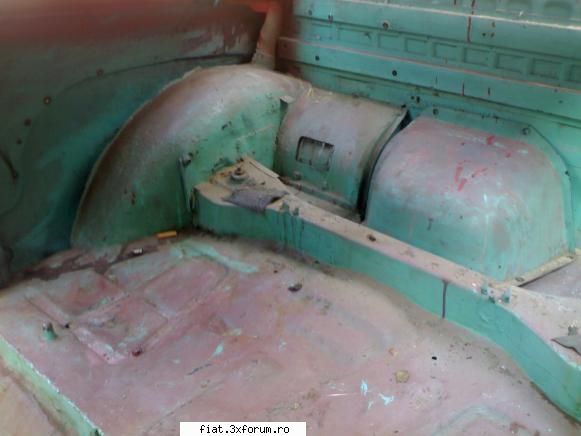 1962 fiat 600d poza interiorul mentine pus foarte multa vaselina unde reparat data trecuta fost