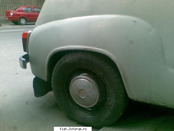 frumusica batrana fiat 600 in trafic, pe strazi, in hangare... si pe unde s-o mai ivi