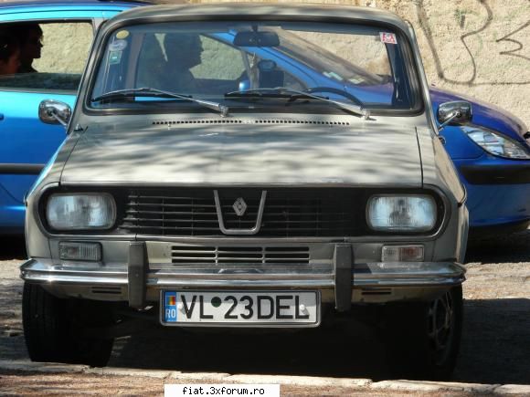 dacia 1300 1977 intr-o parcare unde fost demolate garajele reusit cumpar, avea 38.500 originali