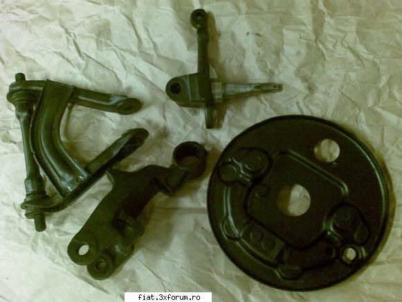 caut piese fiat 600 pus punct suspensia frana,set gasit noii.toate piesele sunt curatate vopsite.