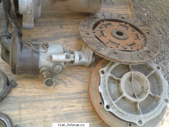 vand sau schimb piese fiat 600 poza