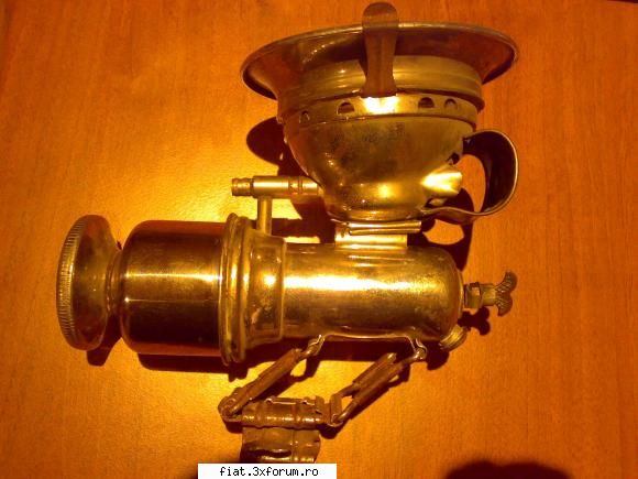 obiecte vechi lampa moto carbid