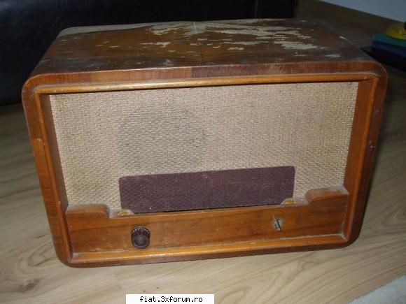 colectia mea aparate vechi buc ieftine radio daca cineva interesat   primul este facut 1954 tip