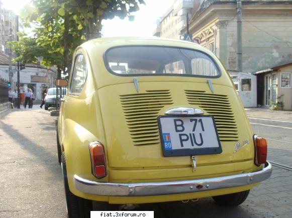 cum trec muritorii pe langa astfel de masini, vazandu-si in continuare de viata lor... fiat 600 in