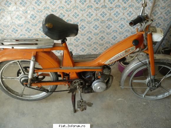 moped motobecane moped din 1974 mai are nici document, acum are roata din fata sunt originale, sunt