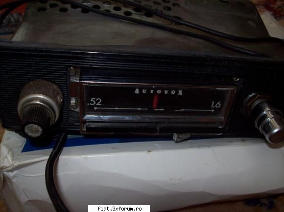 radio fiat 1800 informatii radio doar care spre desebire primul radio are inauntru (la primul