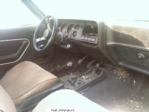 1979 ford capri poza spune masina face parte dintr-o editie limitata (scrie volan, capacul filtrul