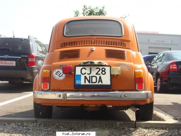 si ultima fiat 600 in trafic, pe strazi, in hangare... si pe unde s-o mai ivi