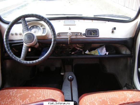 fiat 600d 1966 inca una spus remat interiorul plin hartii, pliante, toate joaca copilul meu an, care