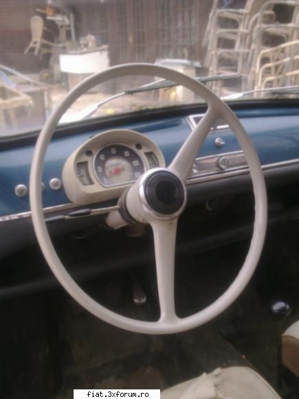 poza 2 fiat 600 in trafic, pe strazi, in hangare... si pe unde s-o mai ivi