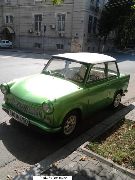 frumuseti surprinse trafic acum trabant vazut langa sala radio