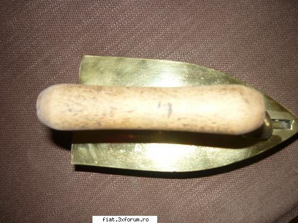 radio incorporat ,fier calcat carbuni din bronz etc poza3