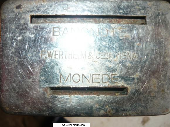 radio incorporat ,fier calcat carbuni din bronz etc pusculita veche50 lei