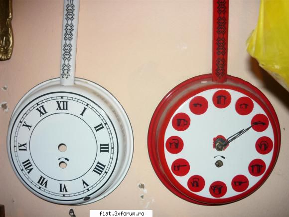 radio incorporat ,fier calcat carbuni din bronz etc ceas perete cratita ron -defect -se intoarce