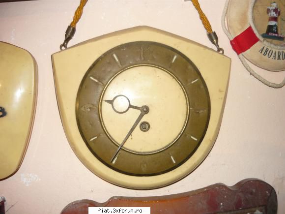 radio incorporat ,fier calcat carbuni din bronz etc ceas perete 60lei