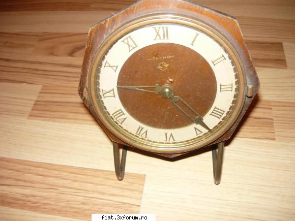 presa carte ,cadelnita ,etc ceas rusesc vesna intoarce zile ,este gravat ,din 1965 este defect ,dar