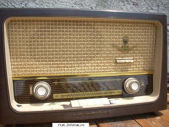 radiouri dupa curatare aparatul radio grundig arata perfect !pret 270 lei