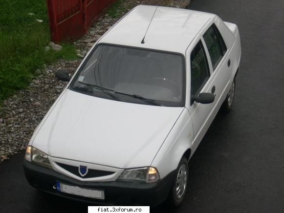 dacia solenza 2005 euro poza ieri. apare parbizul crapat. azi s-a montat parbiz nou