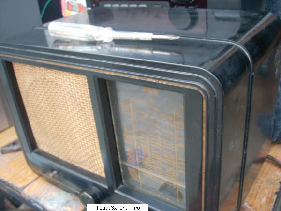 radiouri normende s-a noi radioul blaupunkt santos din anii '50s este intact, geamul scala este