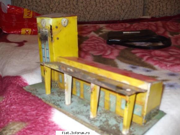 jucarii tabla sau plastic (ro, ddr, ussr, japonia, china) gara romaneasca necesita restaurare