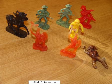 jucarii tabla sau plastic (ro, ddr, ussr, japonia, china) -figurine plastic pret lei(8 buc.)