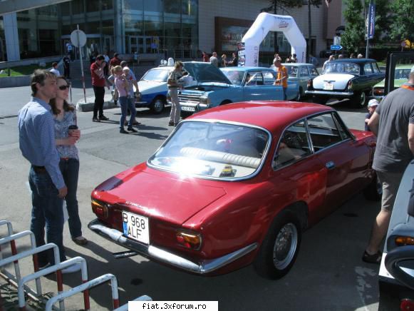 alfa romeo giulia junior 1300 vanzare scris:a iesit frumos masina. pune rog niste fotografii din