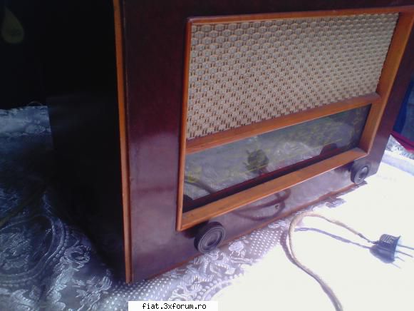 old-radios vand  radio mures 562 fabricat 1956 .aspectul estetic este fost probat, scala