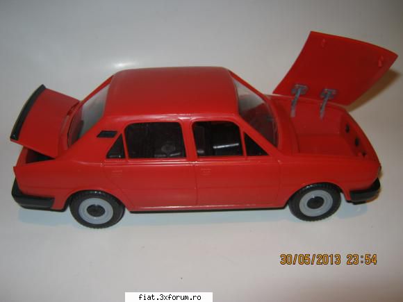 jucarii tabla sau plastic (ro, ddr, ussr, japonia, china) skoda 120 dimensiune mare nou-nouta anii