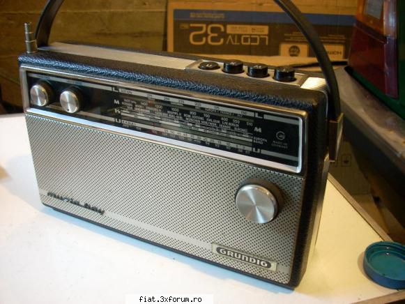 old-radios adaug aparat radio grundig music boy, fabricat '64-'65 arata excelent, rar acest model