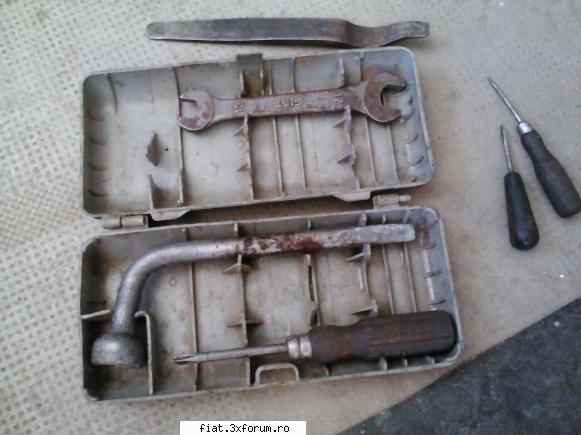 vand piese fiat 850 detaliu 2cutia are cheie originala fiat roti plus cheie fixa 13-17 le-am gasit