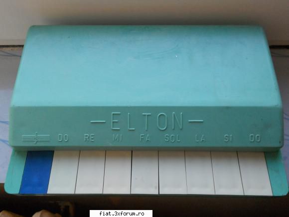 jucarii tabla sau plastic (ro, ddr, ussr, japonia, china) pian romanesc din plastic, elton. anul