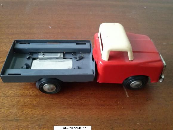 jucarii tabla sau plastic (ro, ddr, ussr, japonia, china) vand camion fara urs lei