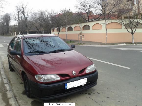 vand renault megane 1,6, benzina (6000 lei) poza este din noiembrie 2013 imbracata complet folie