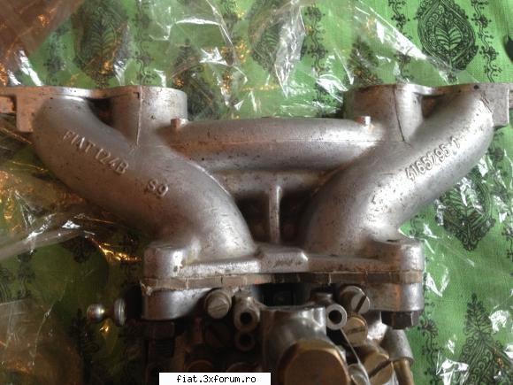 vand o galerie de admisie pentru fiat 124 si un carburator dellorto dhlb 32, cu tot cu filtru de aer