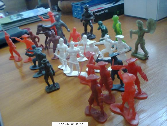 jucarii tabla sau plastic (ro, ddr, ussr, japonia, china) vanzare figurine lei