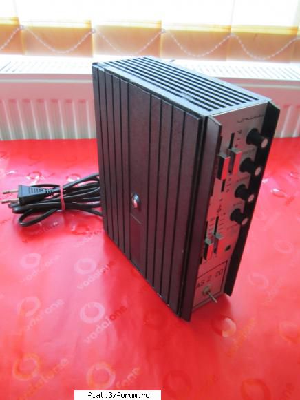 poza vand  statie de vintage de 2 x 20 w