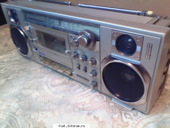 radiouri adaug stereo sanyo design sofisticat calitate made japan necesita curatare revizie usoara