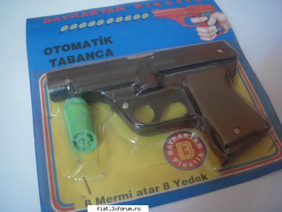 jucarii tabla sau plastic (ro, ddr, ussr, japonia, china) vanzare pistol din plasticcu discuri