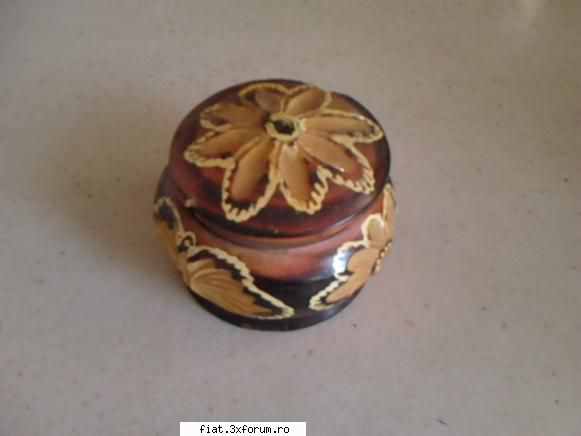 obiecte vechi din perioada comunista caseta bijuteri din epoca ceausista lucrata artizanat manual
