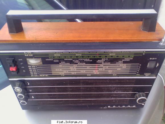 radiouri adaug radiouri vefambele sunt intacte, estetic arata binetehnic stiu starea, selena are