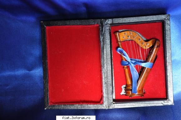 obiecte vechi mini harpa. hand made. ideala pentru pasionatii este stare foarte buna, noua.are 11cm