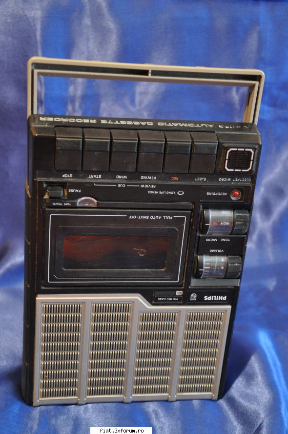 obiecte vechi casetofon vintage philips n2213. cassette recorder. anii portabil mono. microfon