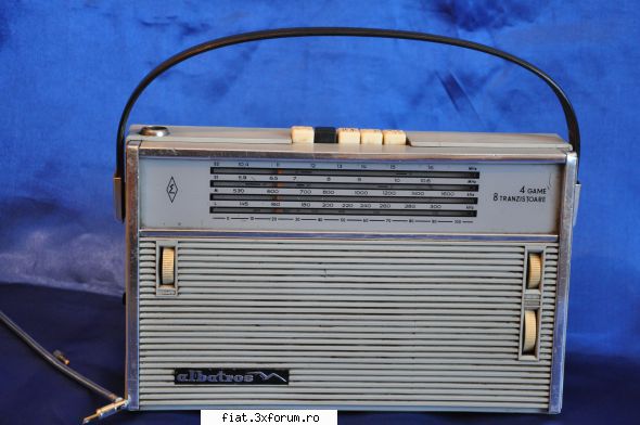 obiecte vechi radio romnesc estetica buna.are antena scoasa rupta capat, scunosc starea mai multe