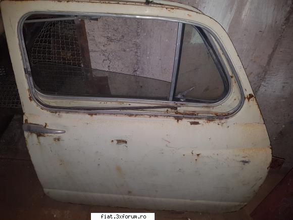 fiat 600 vand usi fata capota stare buna. sunt luate rugina. usa are mare culisant cel mic fix 150